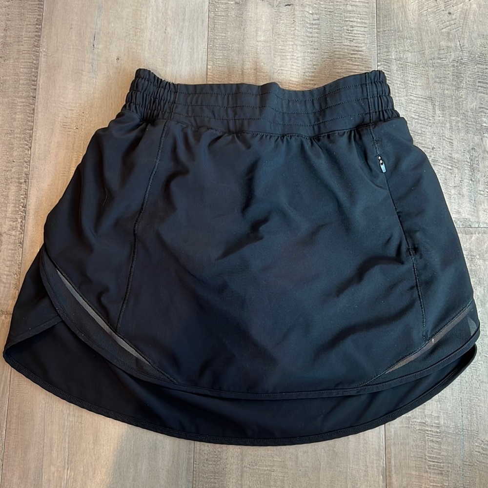 Hotty hot skirt black.